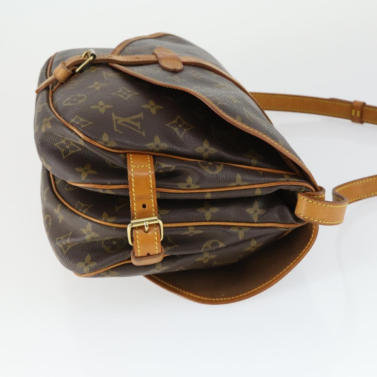 LOUIS VUITTON Monogram Saumur 30 Shoulder Bag M42256 LV Auth 161868A