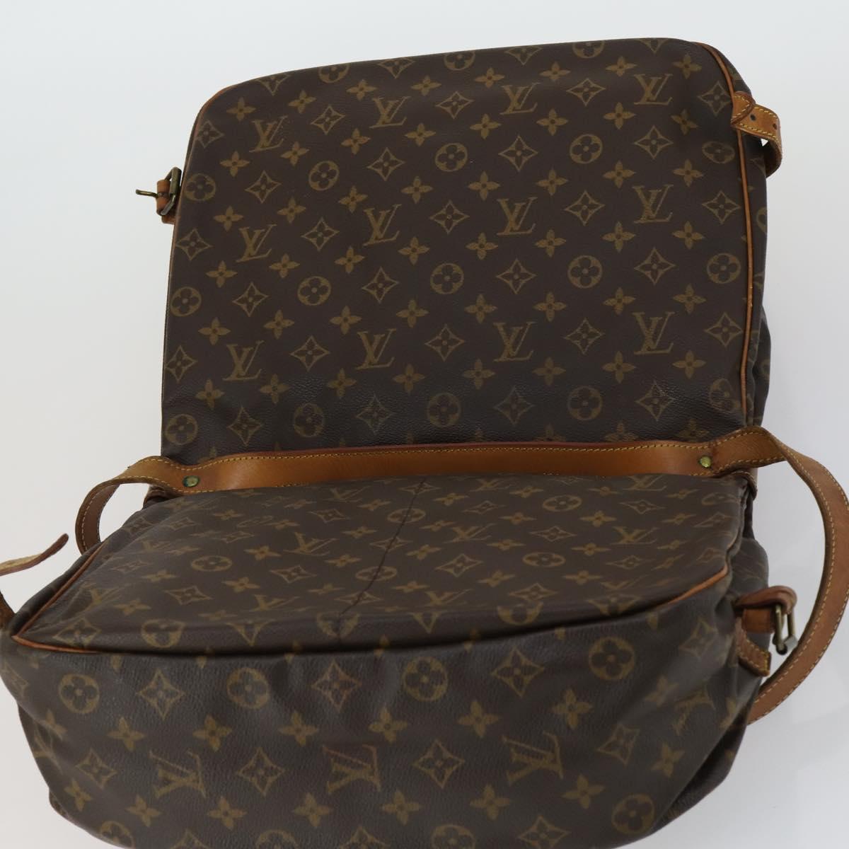 LOUIS VUITTON Monogram Saumur 35 Shoulder Bag M42254 LV Auth 161870