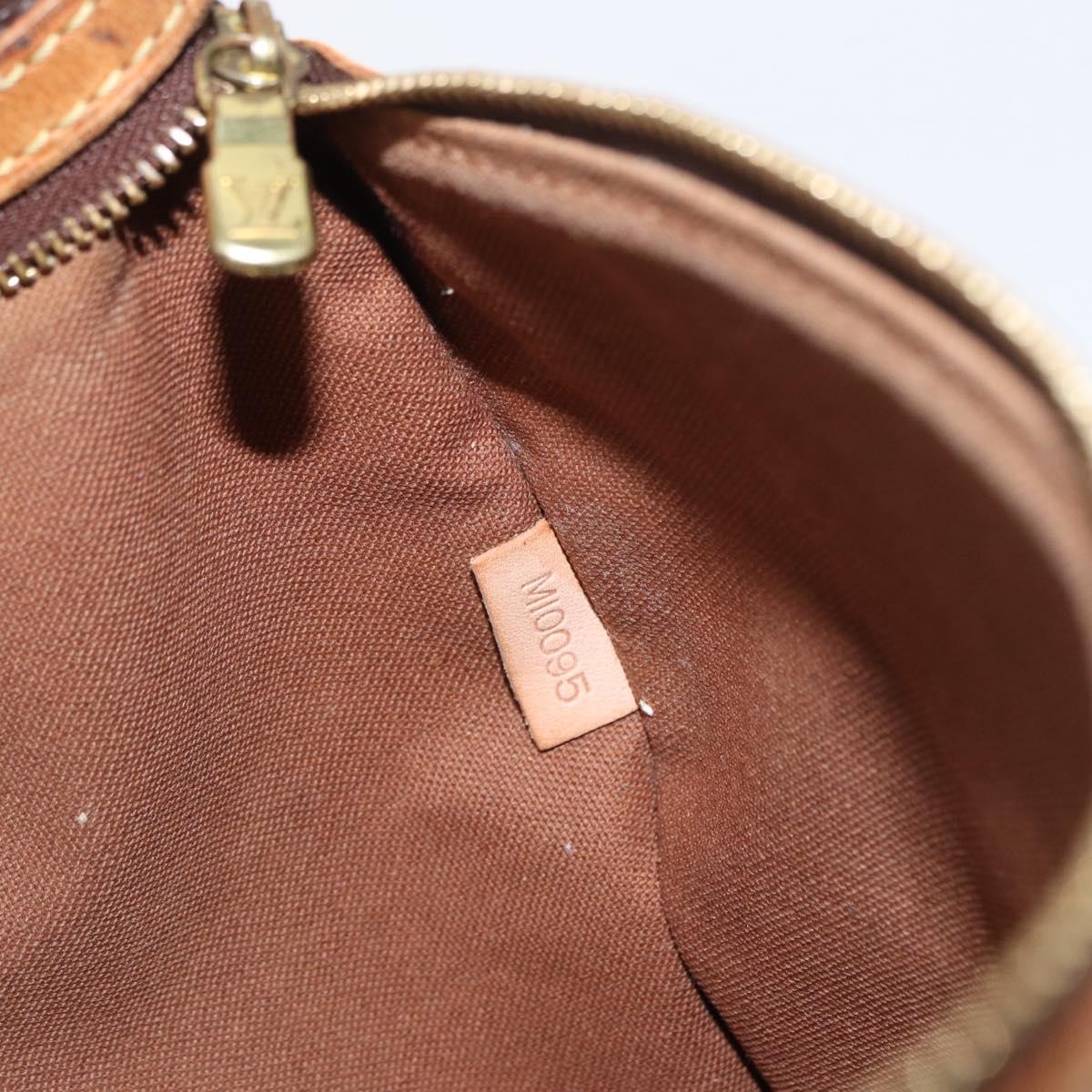 LOUIS VUITTON Monogram Pochette Bosphore Shoulder Bag M40044 LV Auth 161921