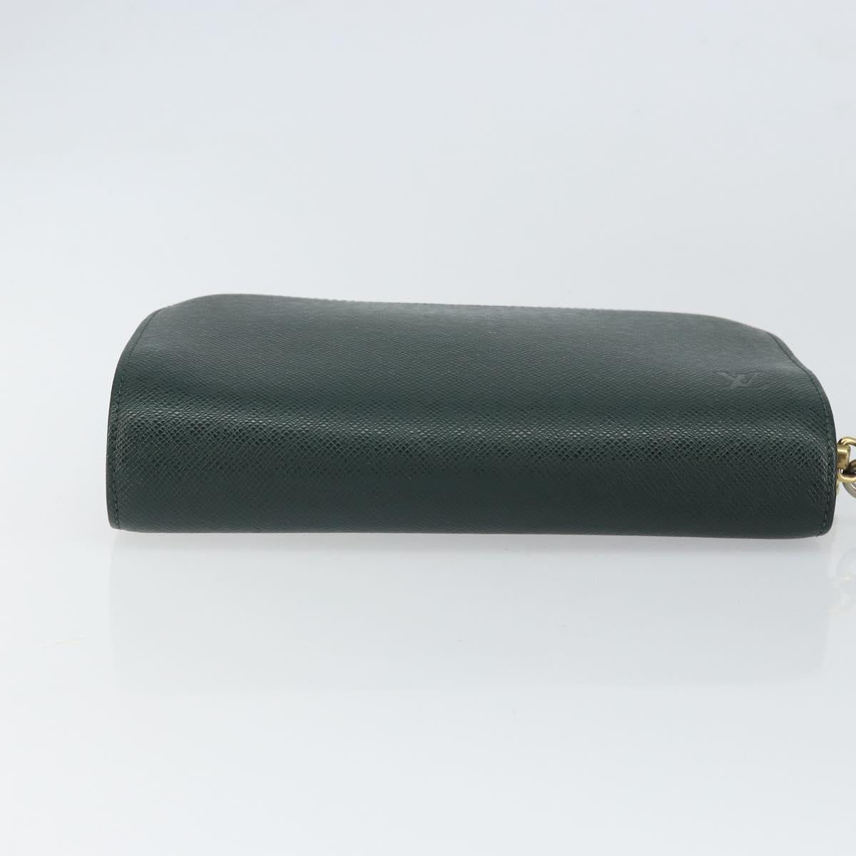 LOUIS VUITTON Taiga Baikal Clutch Bag Epicea M30184 LV Auth 162015