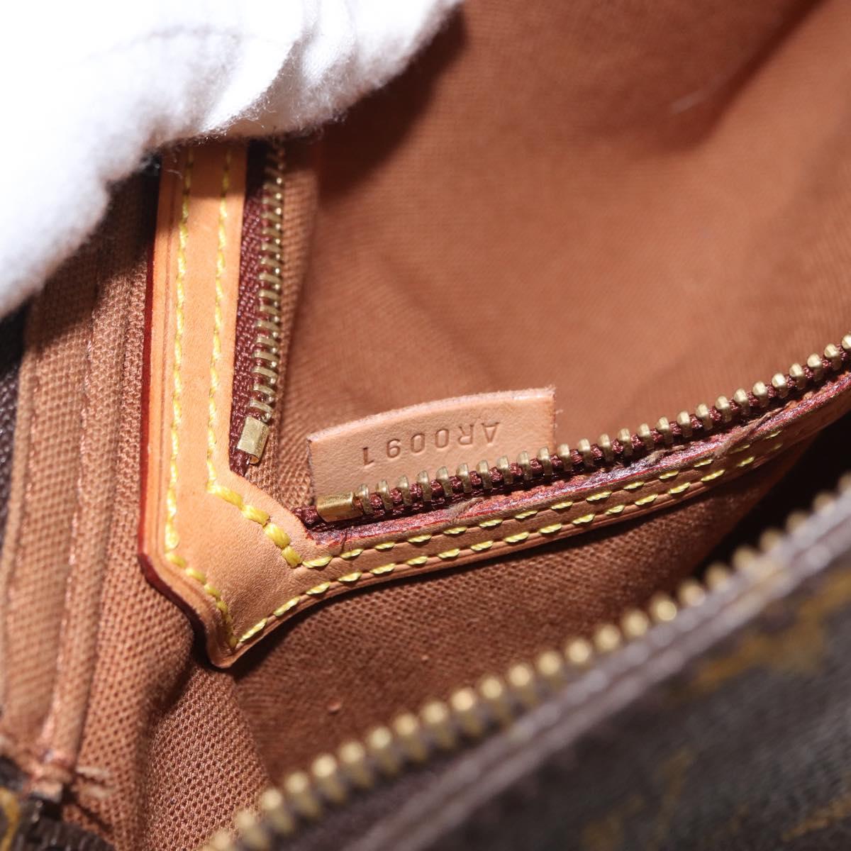 LOUIS VUITTON Monogram Trotteur Shoulder Bag M51240 LV Auth 162436