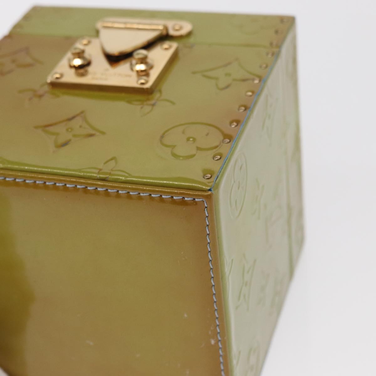 LOUIS VUITTON Monogram Vernis Bleecker Pouch Baby Blue M91003 LV Auth 162777