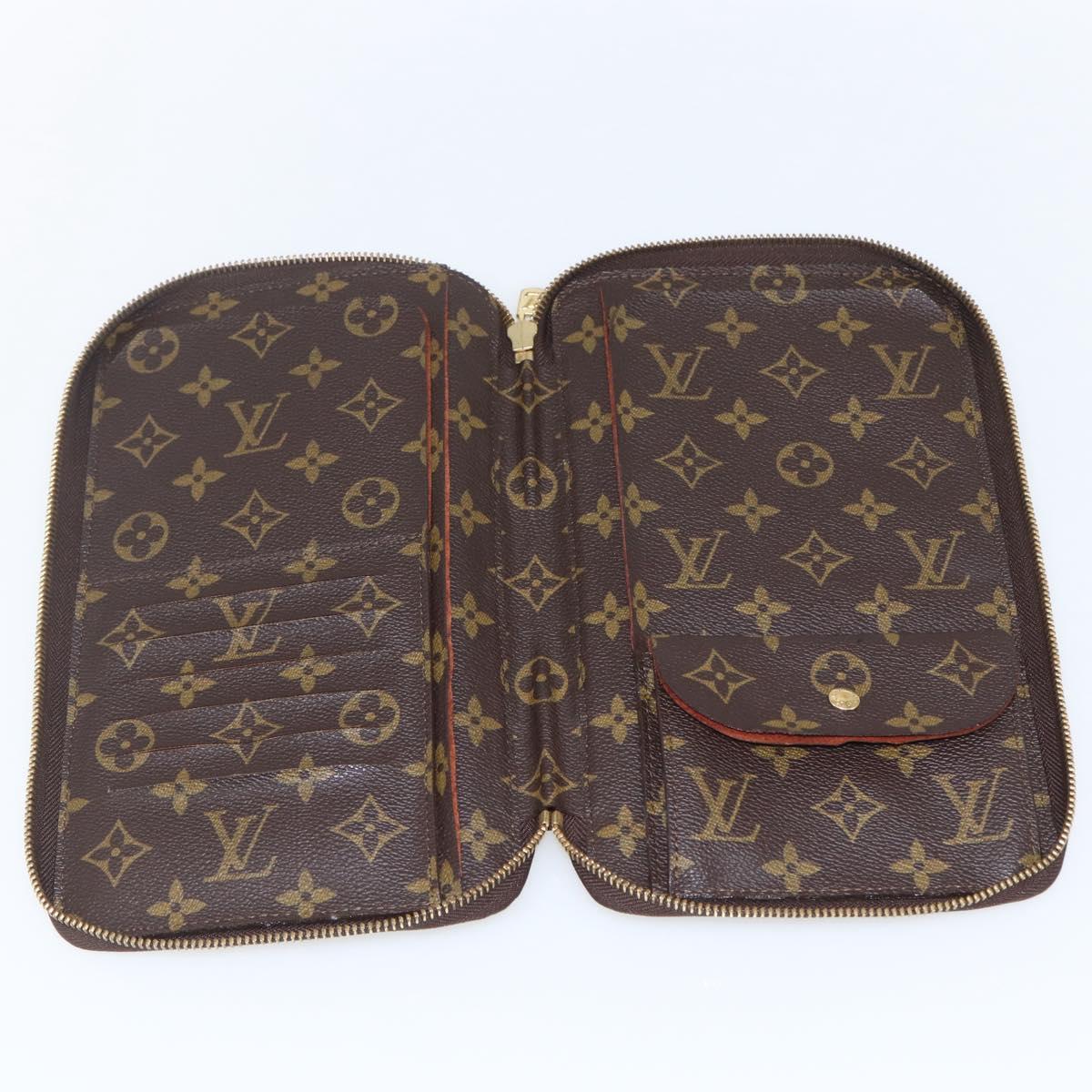 LOUIS VUITTON Monogram Poche Escapade Travel Case M60113 LV Auth 162915