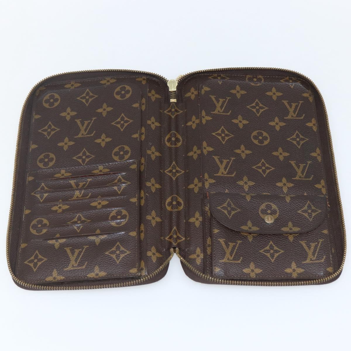 LOUIS VUITTON Monogram Poche Escapade Travel Case M60113 LV Auth 162916