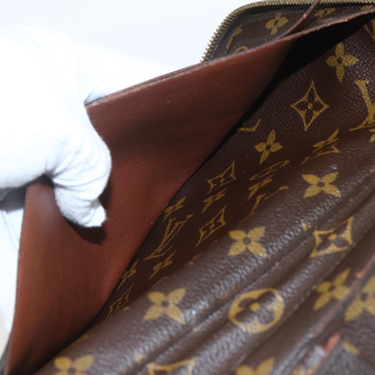 LOUIS VUITTON Monogram Poche Escapade Travel Case M60113 LV Auth 162916