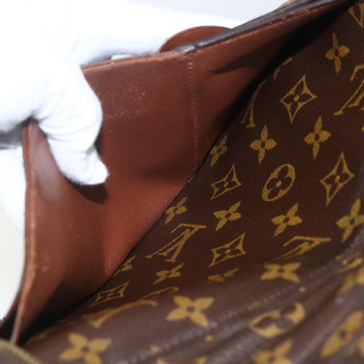 LOUIS VUITTON Monogram Poche Escapade Travel Case M60113 LV Auth 162916