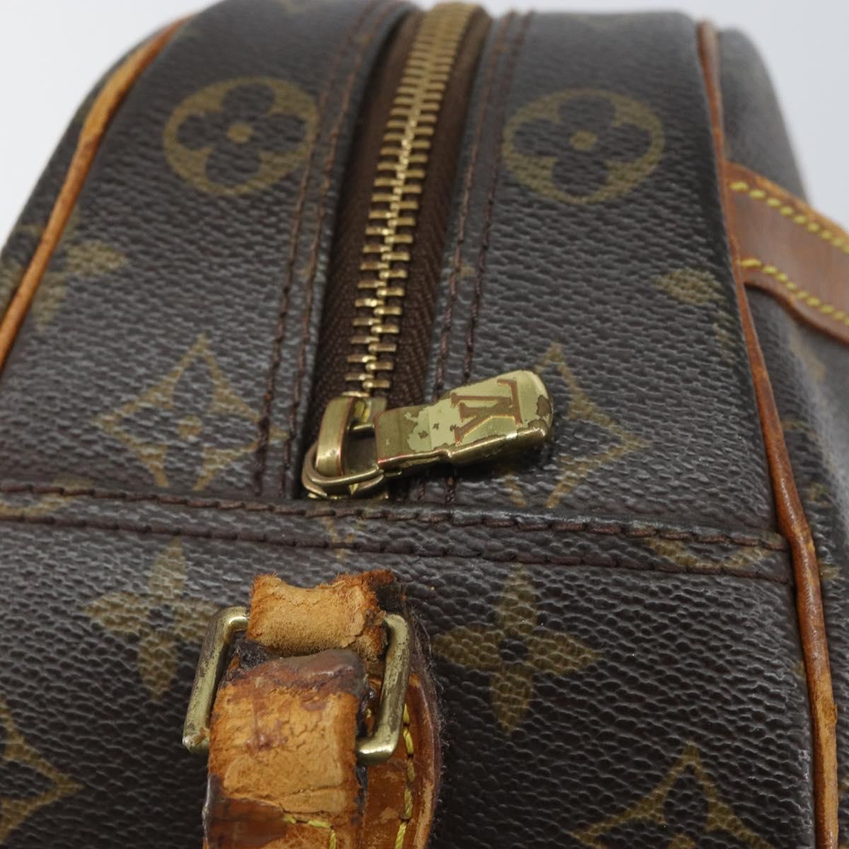 LOUIS VUITTON Monogram Blois Shoulder Bag M51221 LV Auth 163155