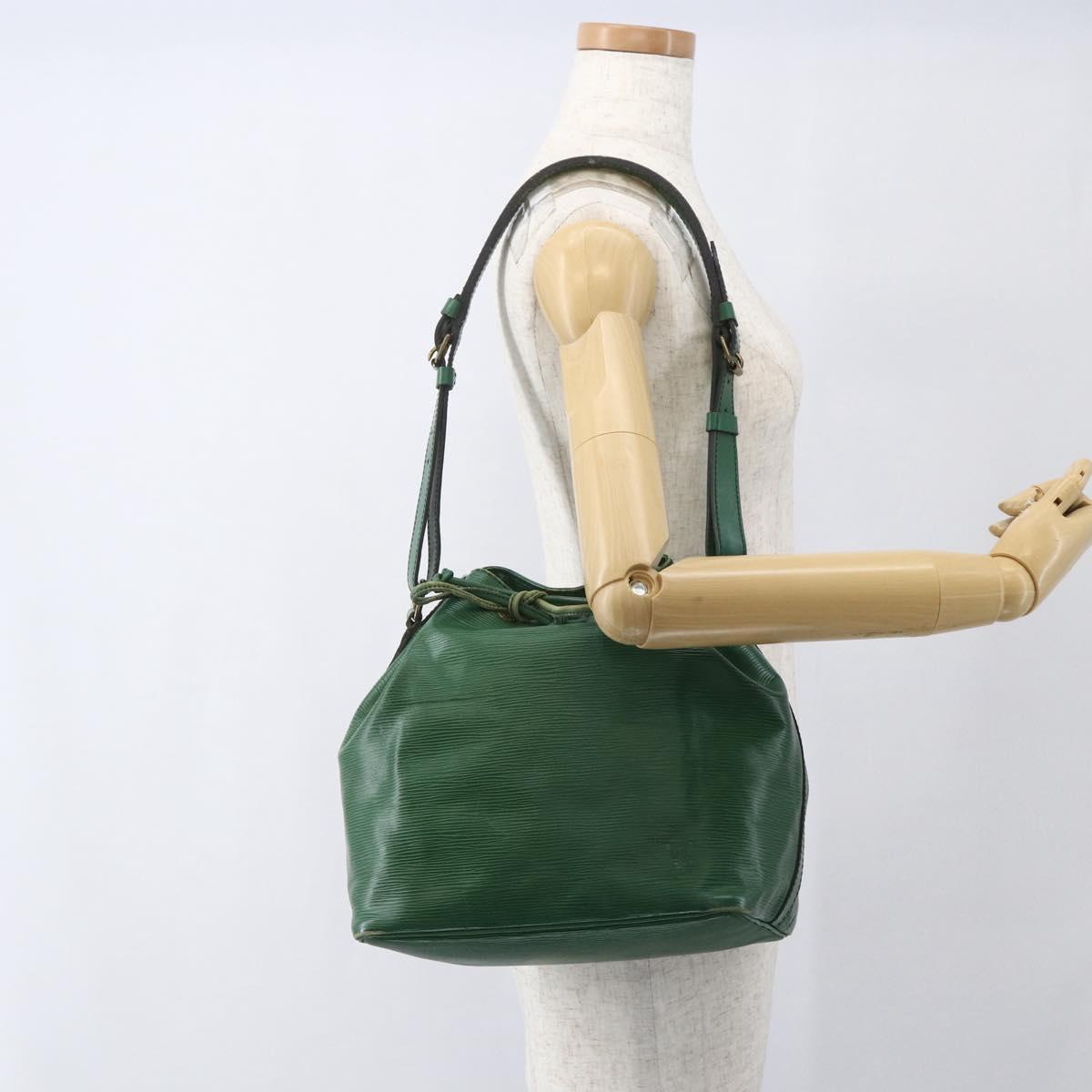 LOUIS VUITTON Epi Petit Noe Shoulder Bag Green M44104 LV Auth 164149