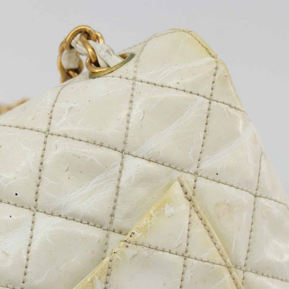 CHANEL Matelasse 30 Chain Shoulder Bag Patent leather White Gold CC Auth 164245