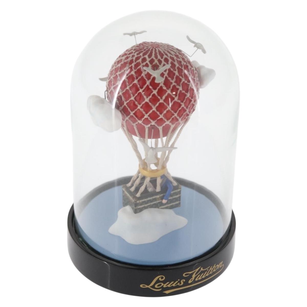 LOUIS VUITTON Maruaero Glass Dome 2013 Christmas Only Snow Globe Red Auth 164316