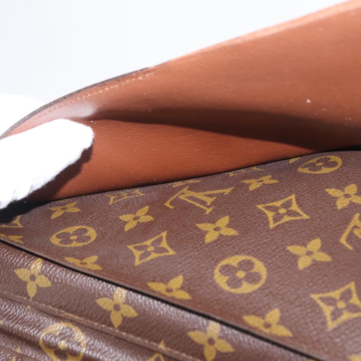 LOUIS VUITTON Monogram Poche Escapade Travel Case M60113 LV Auth 164378