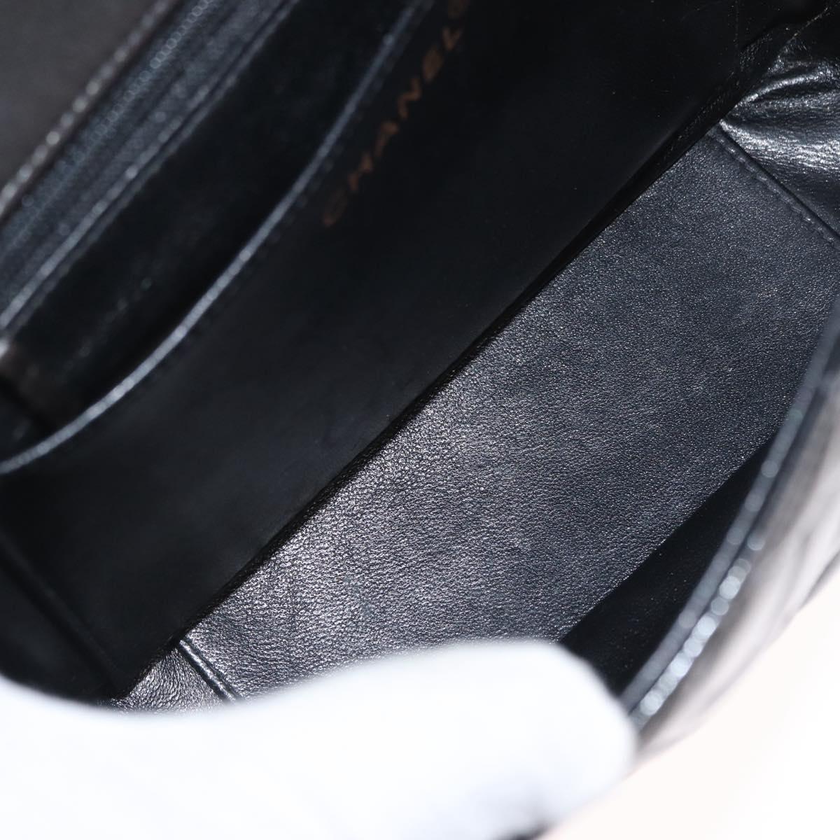 CHANEL Matelasse Shoulder Bag Patent leather Black CC Auth 165022