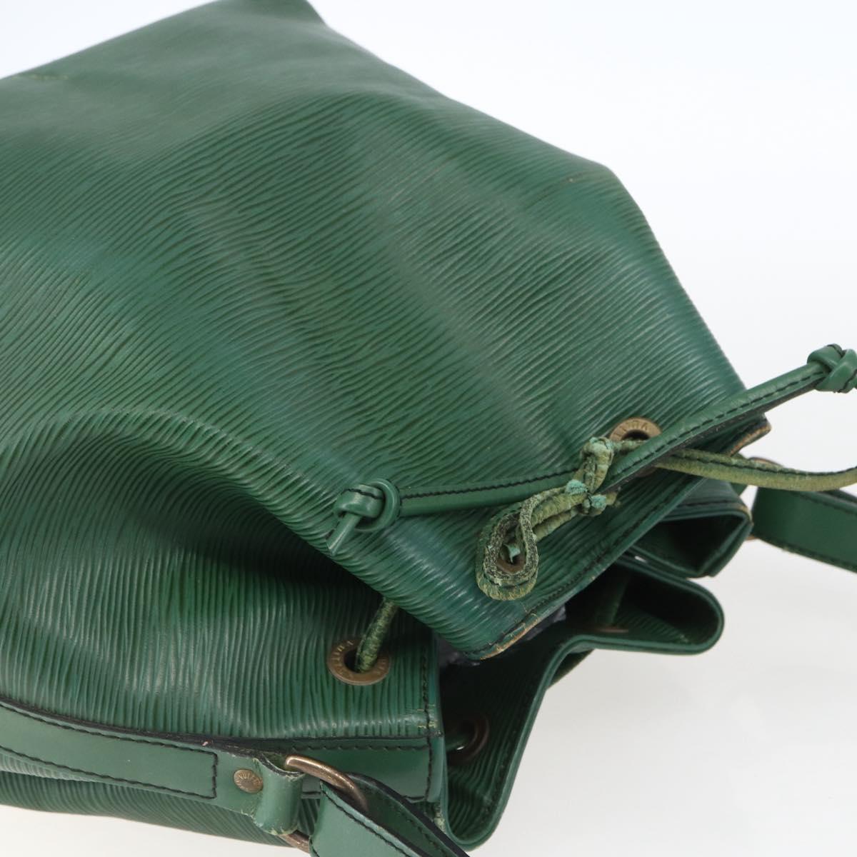 LOUIS VUITTON Epi Petit Noe Shoulder Bag Green M44104 LV Auth 165746