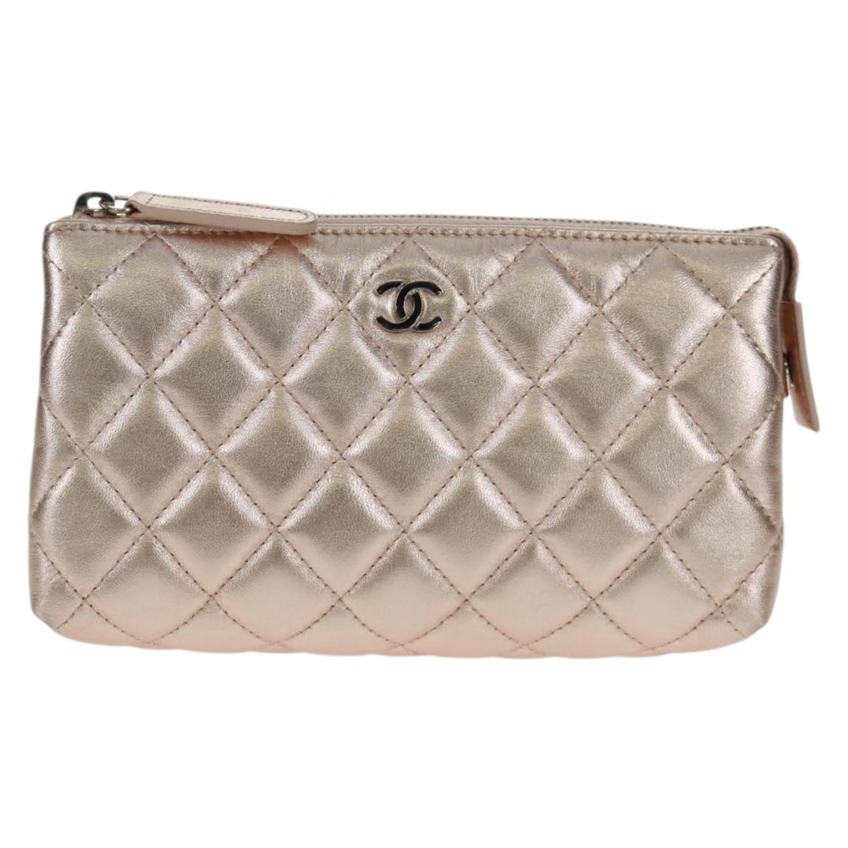 CHANEL Matelasse Pouch Lamb Skin Pink Silver CC Auth 166350SAM