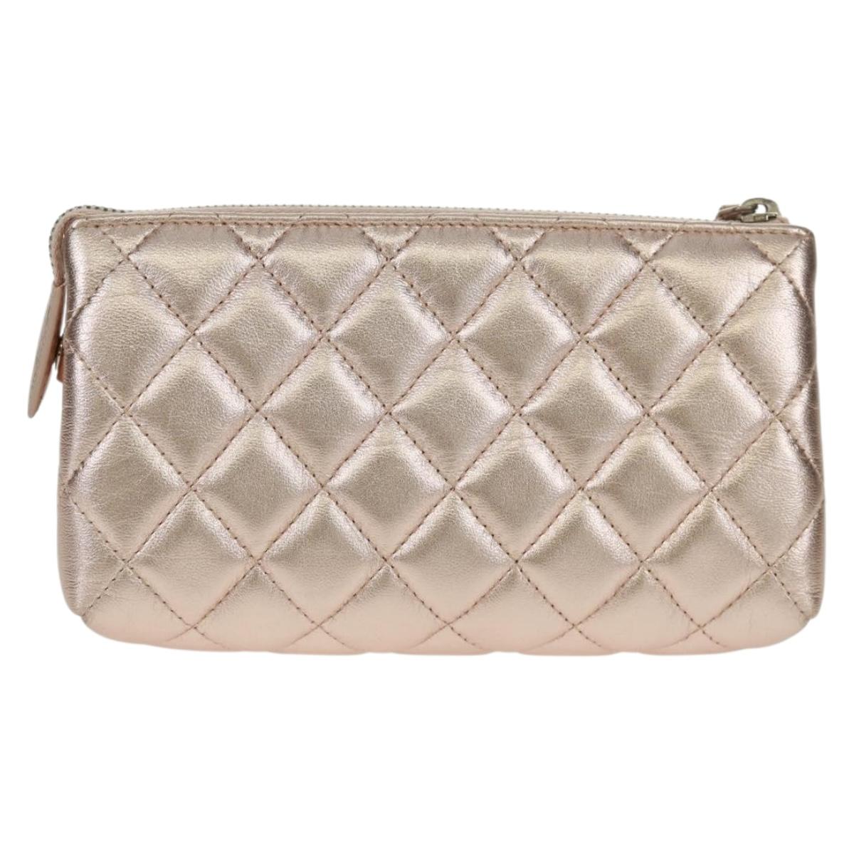 CHANEL Matelasse Pouch Lamb Skin Pink Silver CC Auth 166350SAM