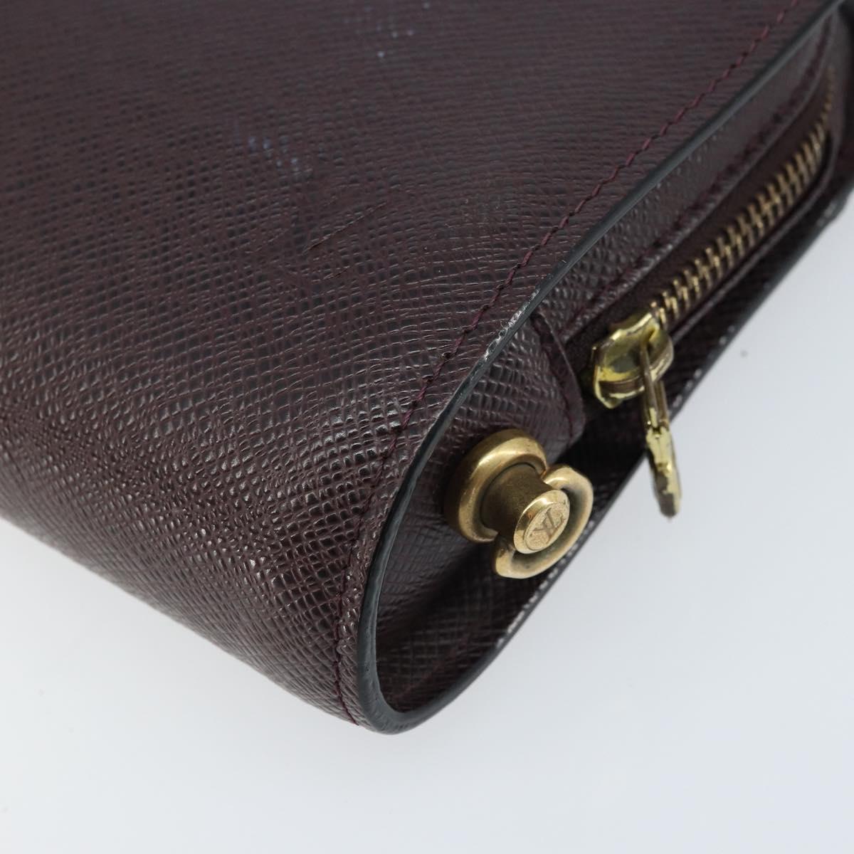 LOUIS VUITTON Taiga Baikal Clutch Bag Grizzly M30188 LV Auth 166830