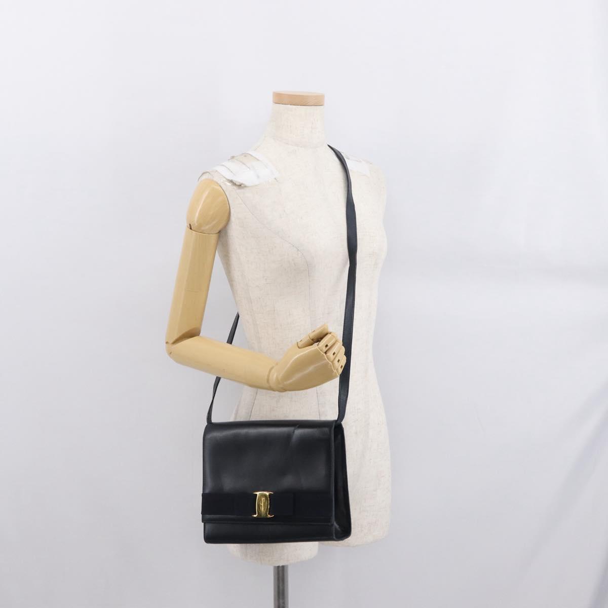 Salvatore Ferragamo Vala Shoulder Bag Leather Navy Gold Auth 167921