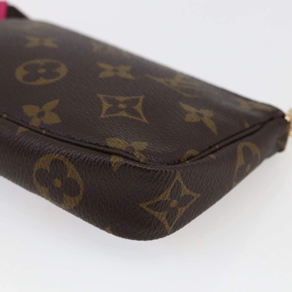 LOUIS VUITTON Monogram Ski Bear Mini Pochette Accessoires M67769 Auth 168216SM