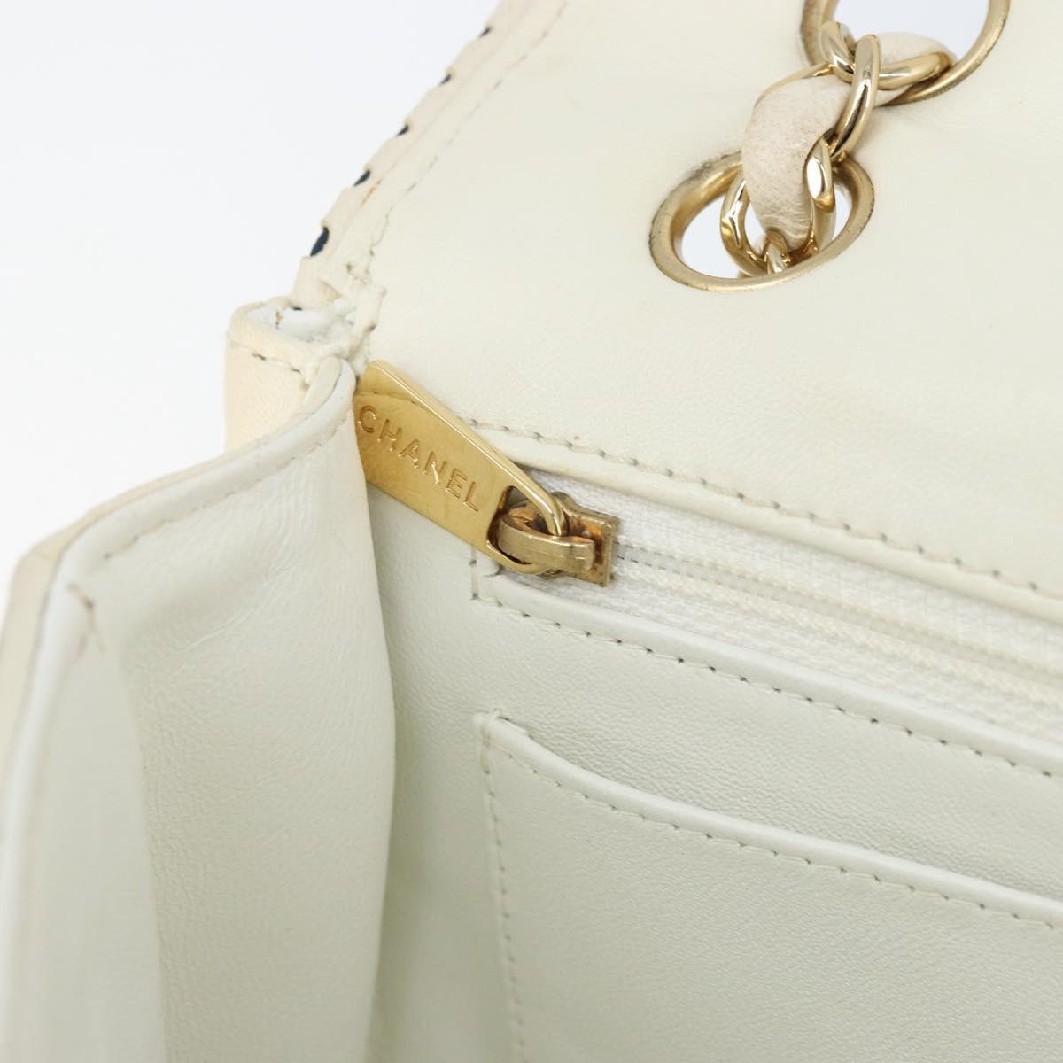 CHANEL Matelasse 25 Chain Shoulder Bag Leather White Gold CC Auth 168320V