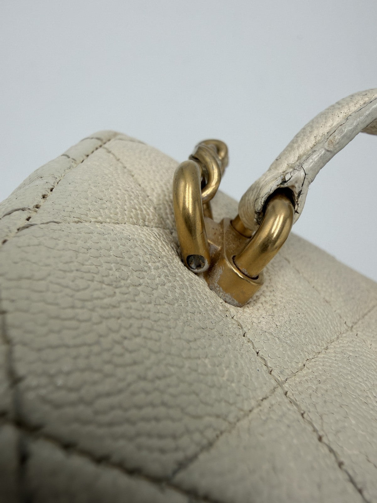 CHANEL Matelasse Vanity Chain Bag Caviar Skin White Gold CC Auth 170858A