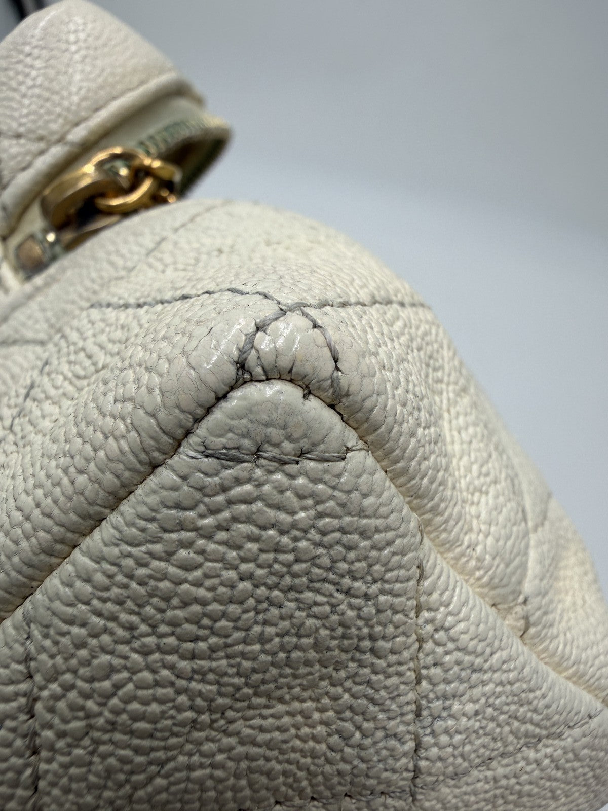 CHANEL Matelasse Vanity Chain Bag Caviar Skin White Gold CC Auth 170858A