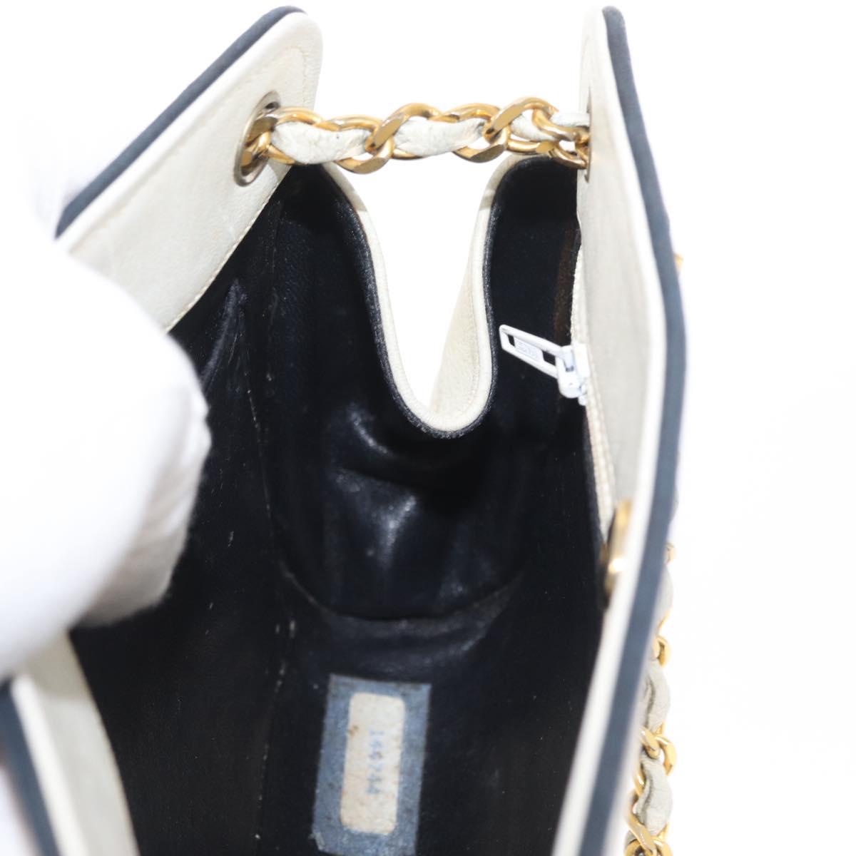 CHANEL Matelasse Chain Shoulder Bag Leather White Gold CC Auth 171161