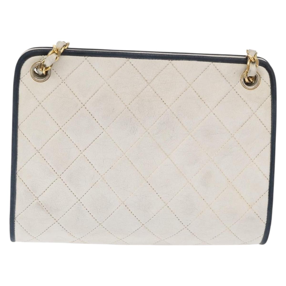 CHANEL Matelasse Chain Shoulder Bag Leather White Gold CC Auth 171161