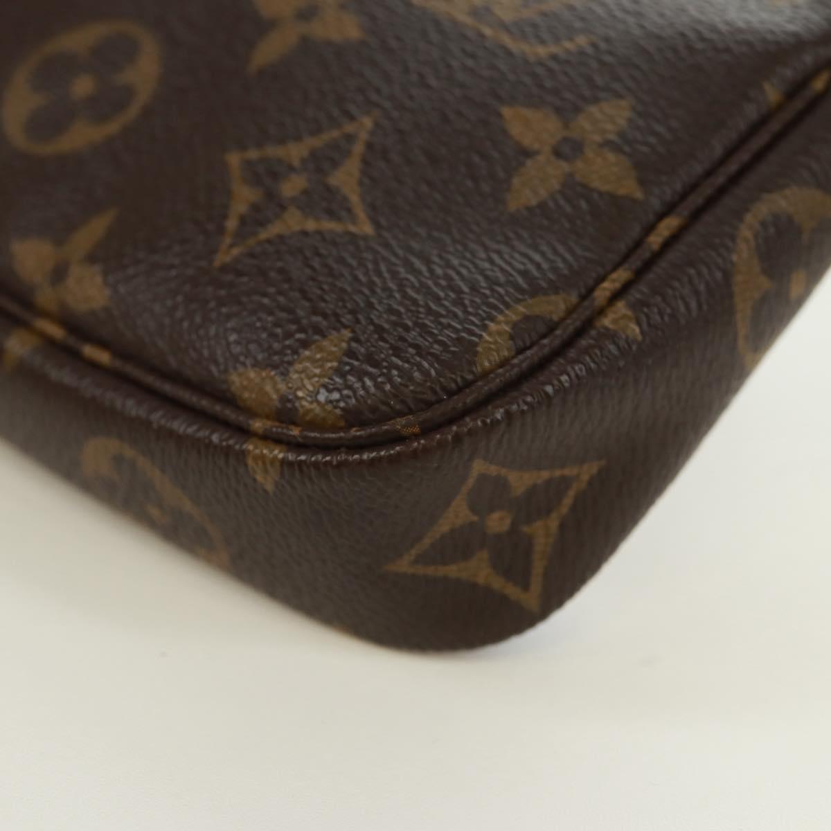 LOUIS VUITTON Monogram Ski Bear Mini Pochette Accessoires Pouch M67769 171332M