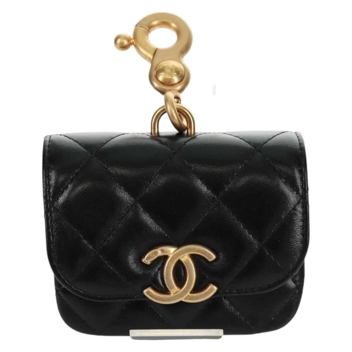 CHANEL Matelasse Pouch Leather Black Gold CC Auth 171856SAM