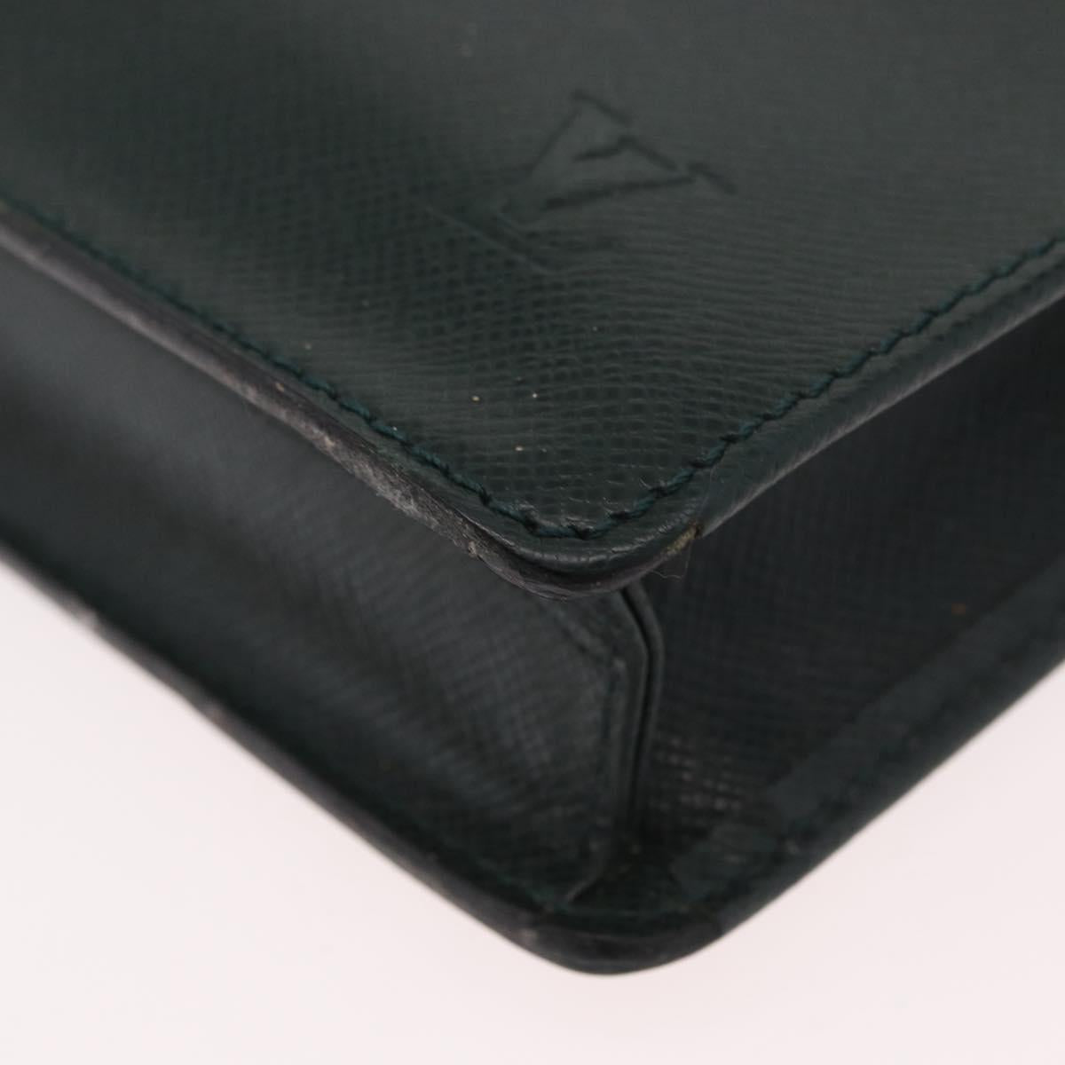 LOUIS VUITTON Taiga ServietteKourad Business Bag Epicea T16786 LV Auth 172881