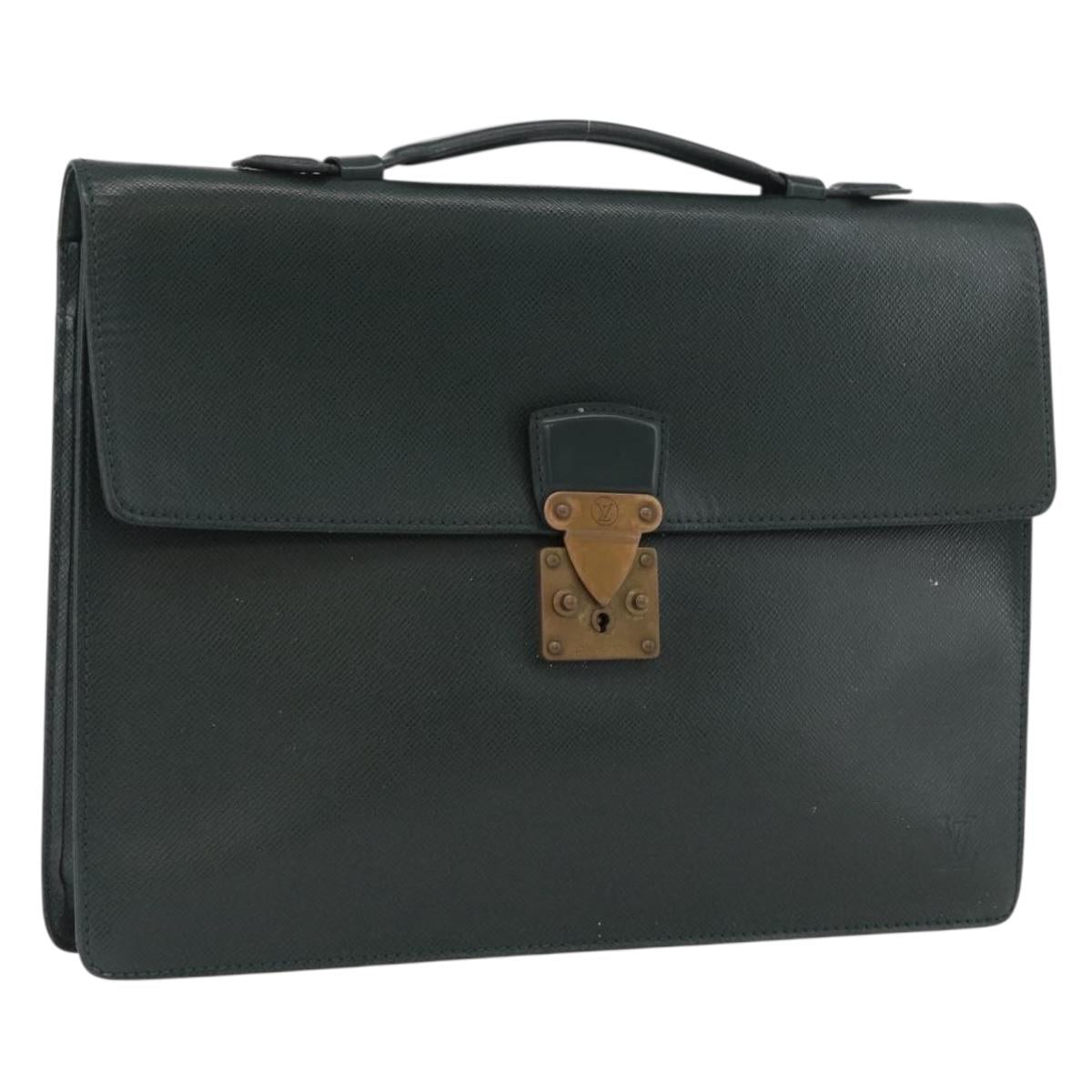 LOUIS VUITTON Taiga ServietteKourad Business Bag Epicea T16786 LV Auth 172881