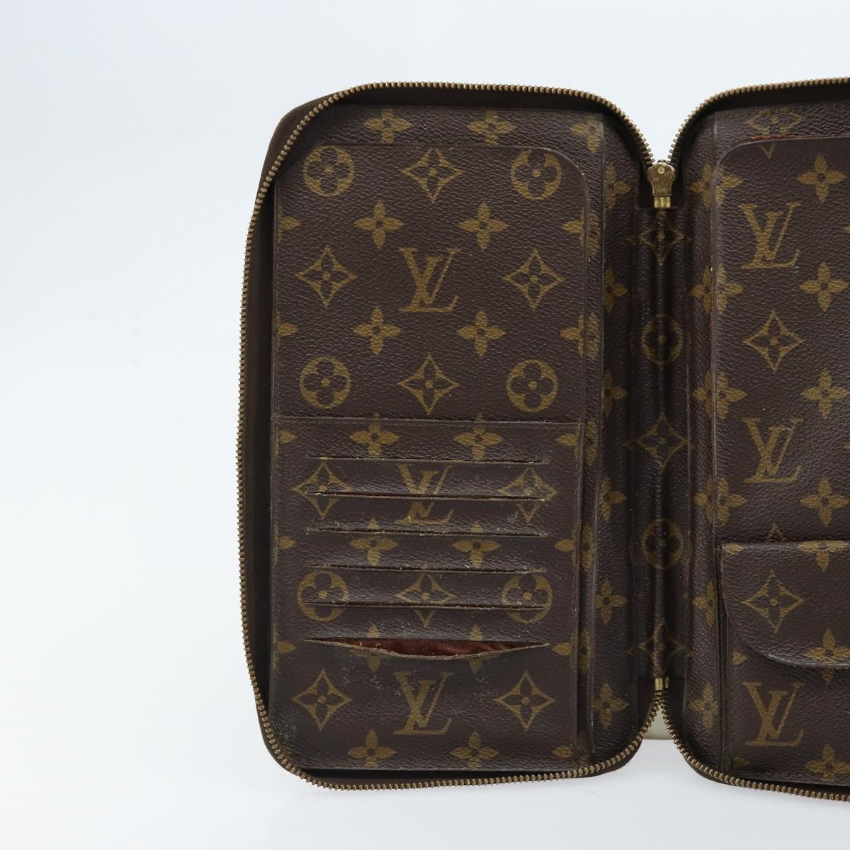 LOUIS VUITTON Monogram Poche Escapade Travel Case M60113 LV Auth 173221