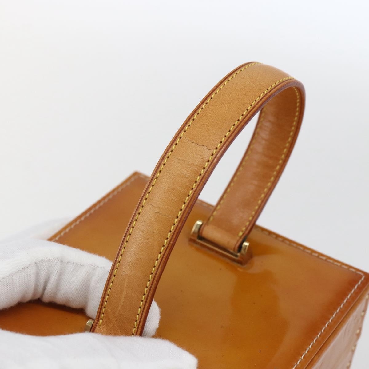 LOUIS VUITTON Monogram Vernis Bleecker Cosmetic Pouch Beige M91002 Auth 173240