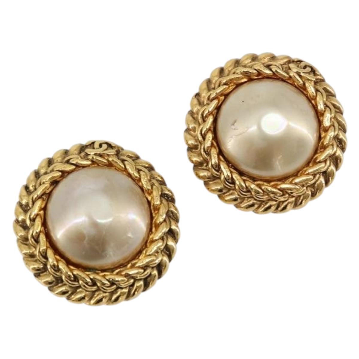 CHANEL Earring metal Gold Tone CC Auth 175112
