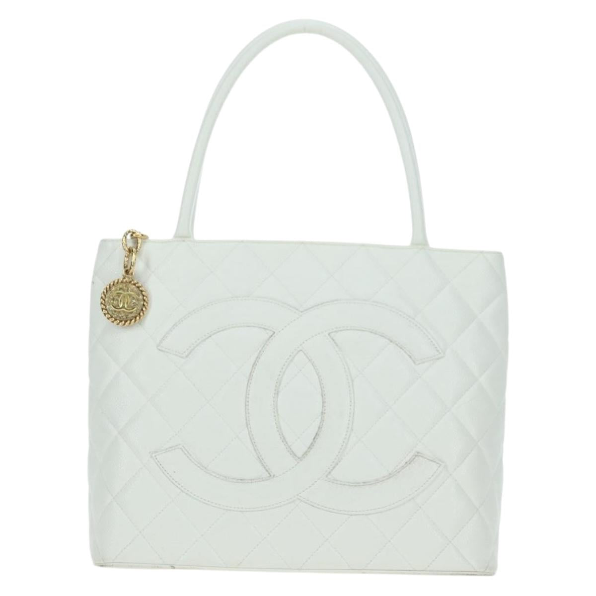 CHANEL Matelasse Reprint Tote Bag Caviar Skin White Gold CC Auth 175127V