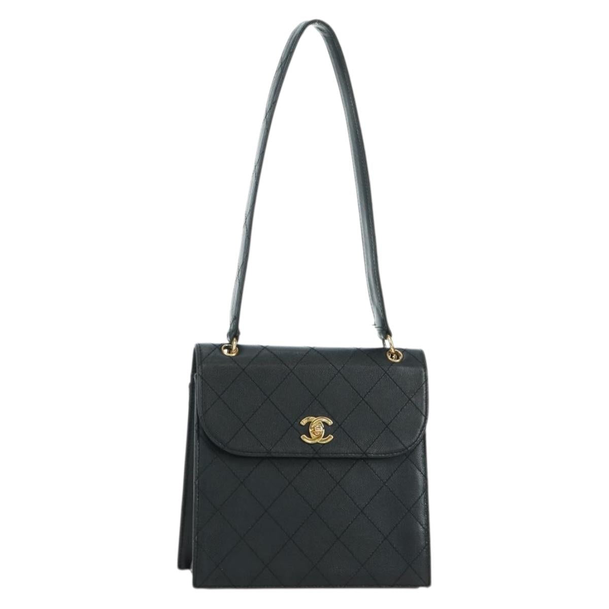 CHANEL Matelasse Shoulder Bag Caviar Skin Black Gold CC Auth 175887SAV