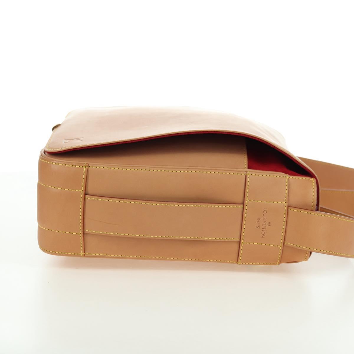 LOUIS VUITTON Nomad SPO Abbesses Shoulder Bag Beige LV Auth 176029SAV