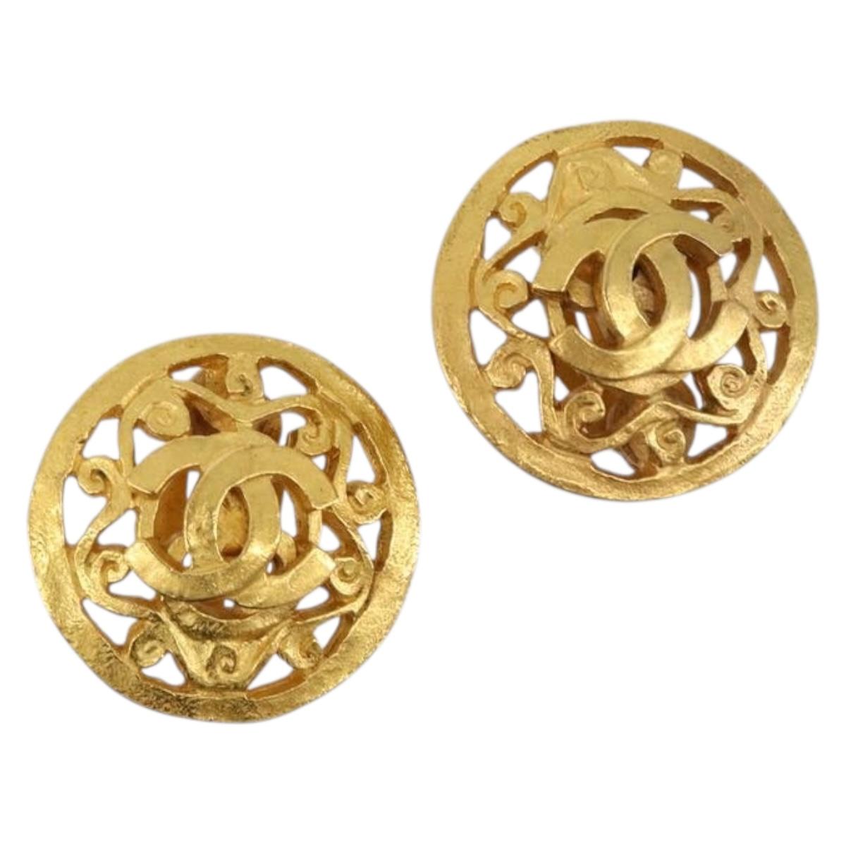 CHANEL COCO Mark Earring metal Gold Tone CC Auth 176079A