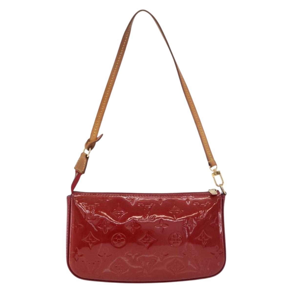 LOUIS VUITTON Vernis Pochette Accessoires Rouge Grunadine M91577 LV Auth 177031A