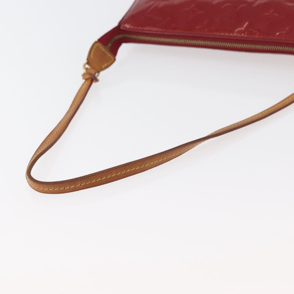 LOUIS VUITTON Vernis Pochette Accessoires Rouge Grunadine M91577 LV Auth 177031A