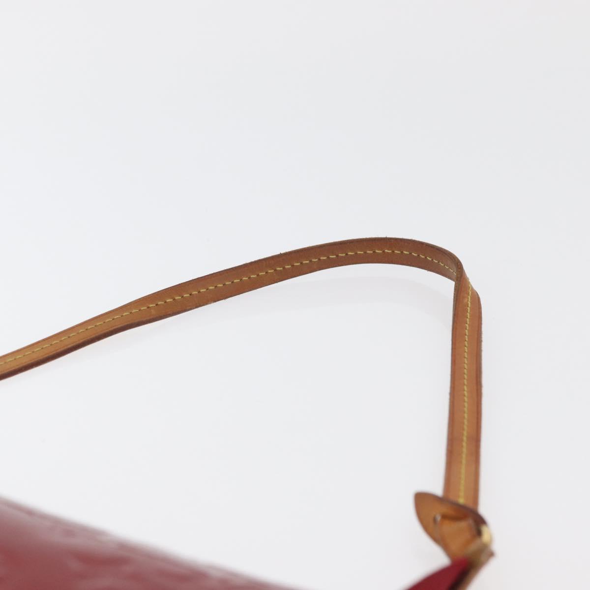 LOUIS VUITTON Vernis Pochette Accessoires Rouge Grunadine M91577 LV Auth 177031A