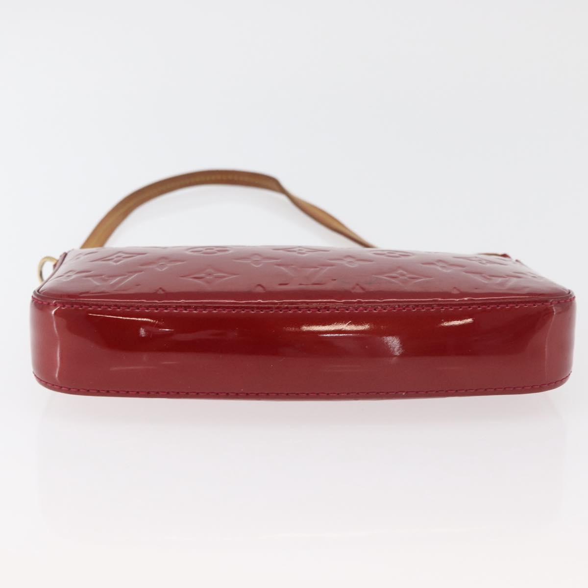 LOUIS VUITTON Vernis Pochette Accessoires Rouge Grunadine M91577 LV Auth 177031A