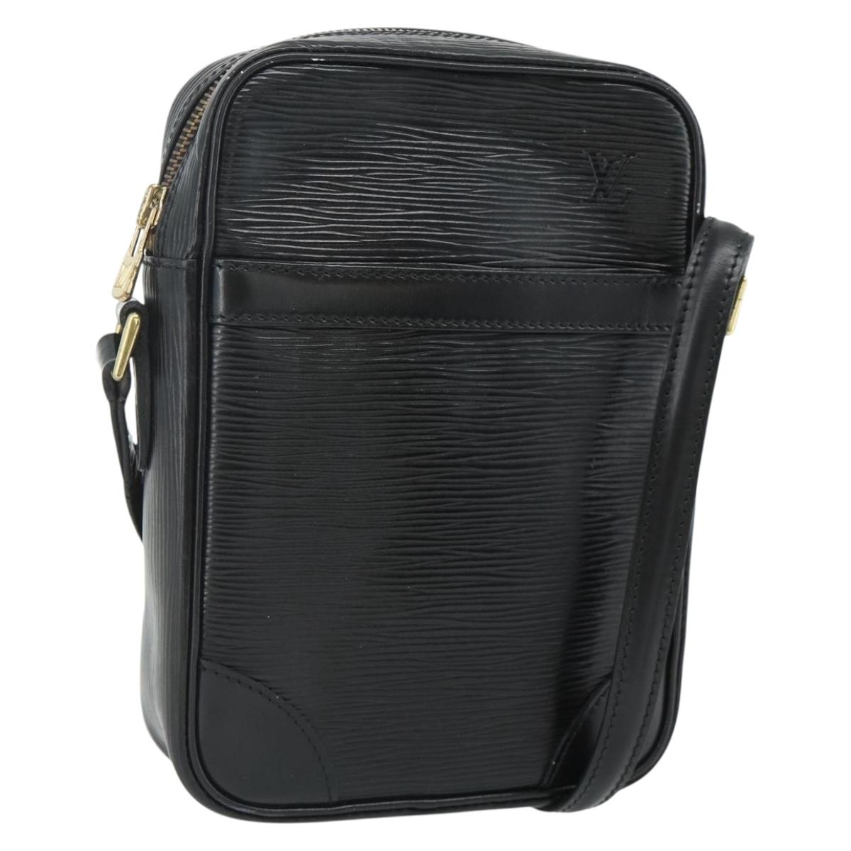 LOUIS VUITTON Epi Danube Shoulder Bag Black M45632 LV Auth 177835A