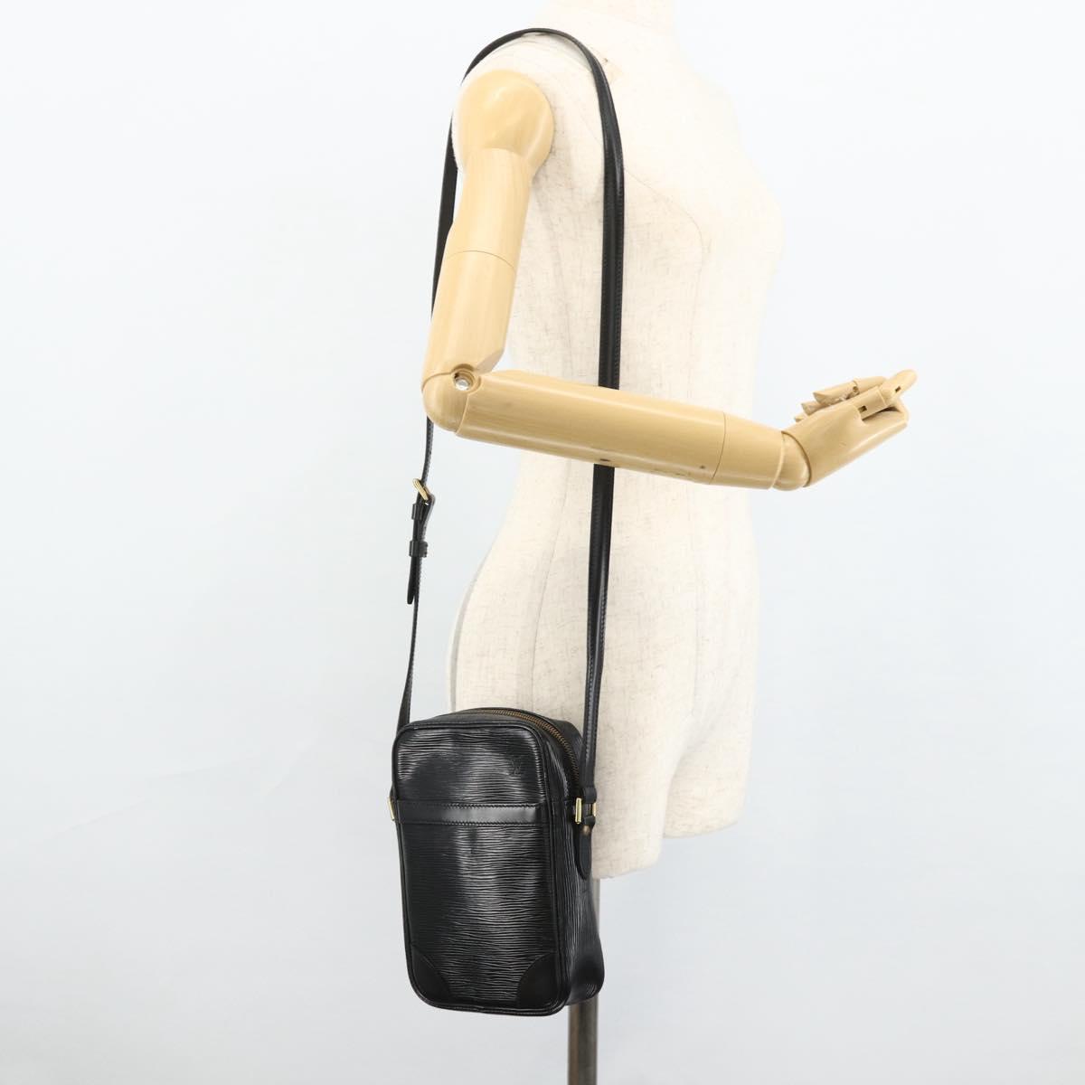 LOUIS VUITTON Epi Danube Shoulder Bag Black M45632 LV Auth 177835A
