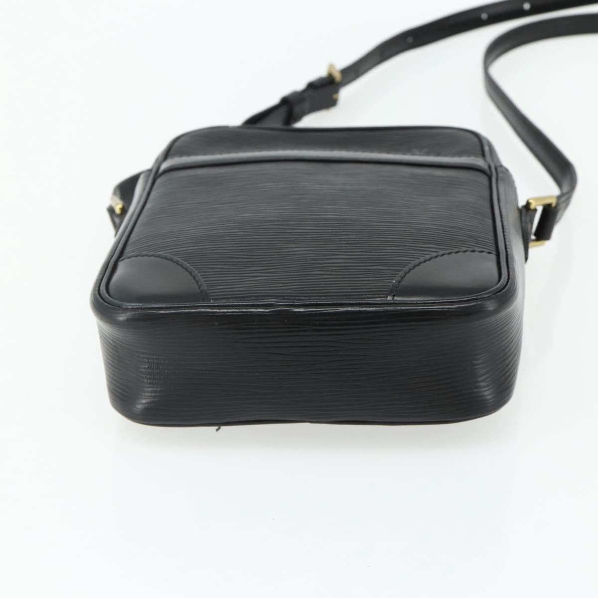 LOUIS VUITTON Epi Danube Shoulder Bag Black M45632 LV Auth 177835A
