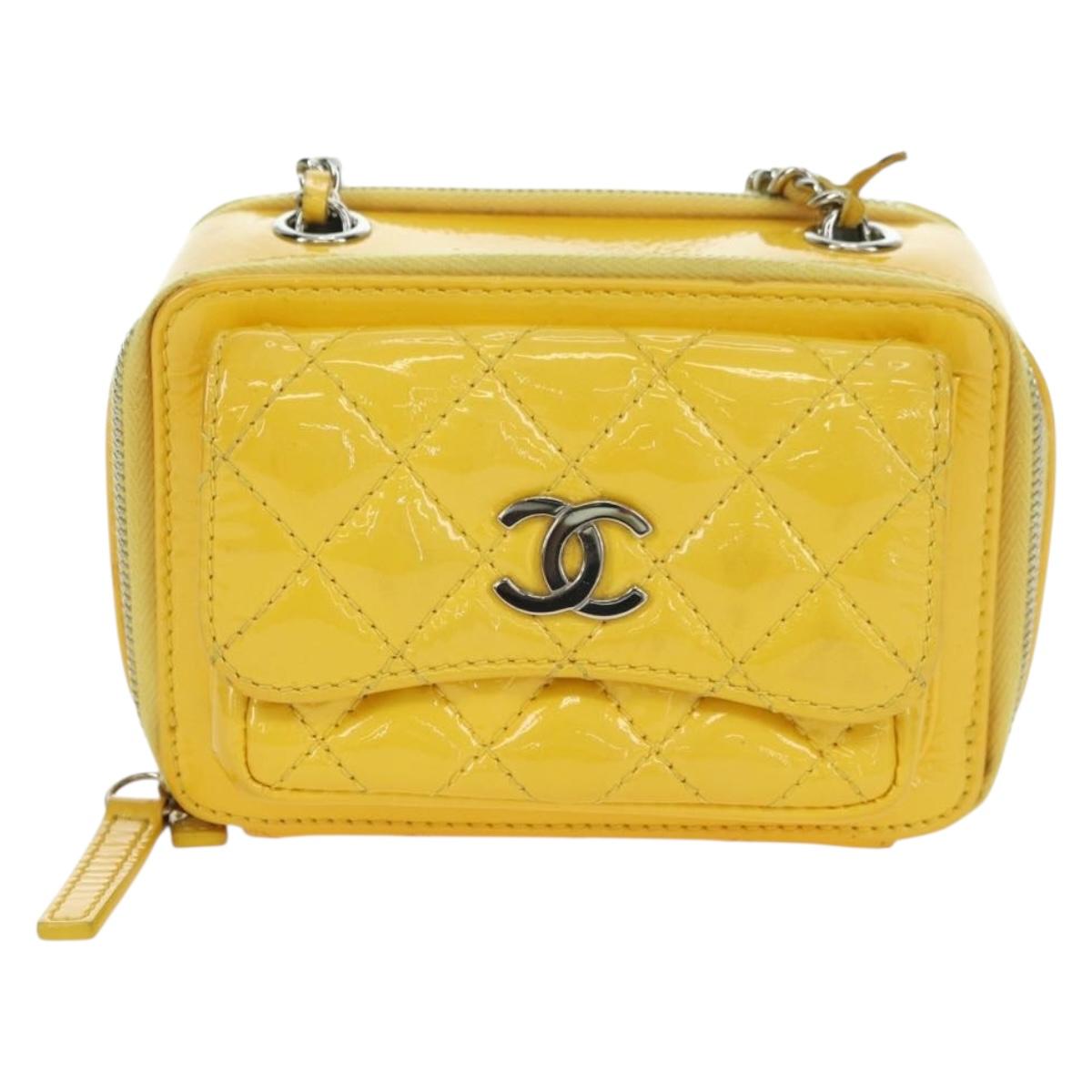 CHANEL Matelasse Chain Shoulder Bag Patent leather Yellow Silver CC Auth 177988V