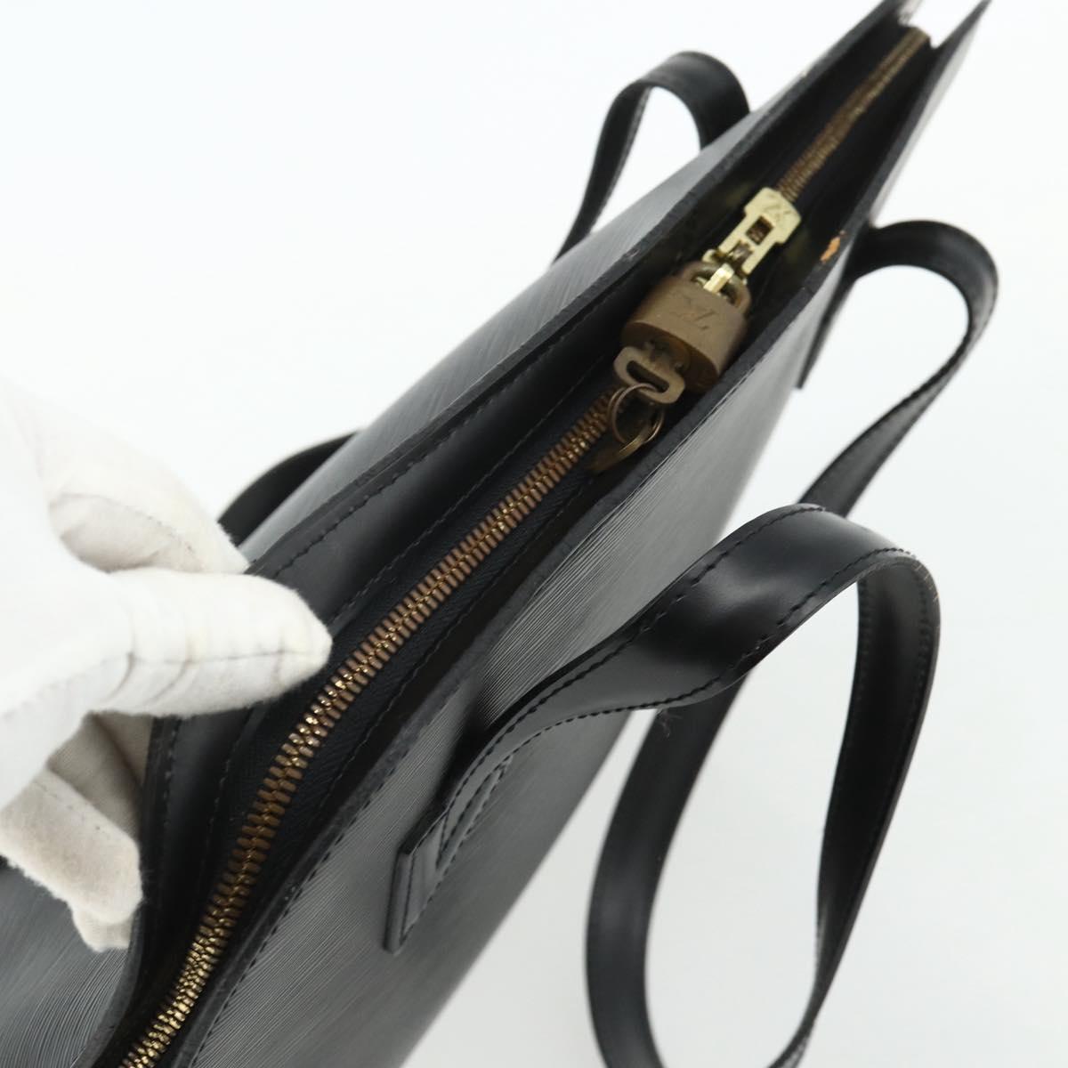 LOUIS VUITTON Epi Lussac Shoulder Bag Black M52282 LV Auth 178226A