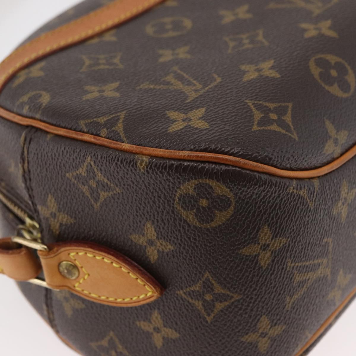 LOUIS VUITTON Monogram Blois Shoulder Bag M51221 LV Auth 178947