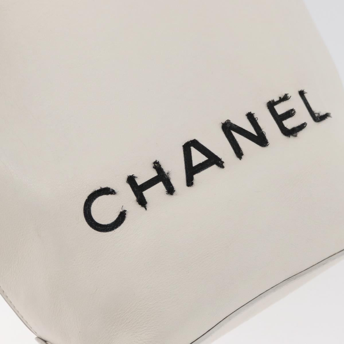 CHANEL Essential Hand Bag Leather White CC Auth 178954V