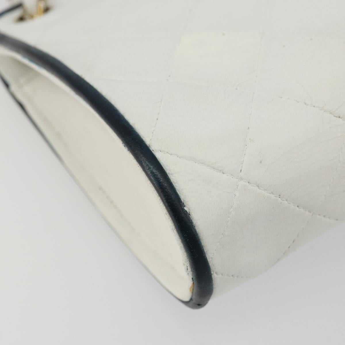 CHANEL Matelasse Chain Shoulder Bag Leather White Gold CC Auth 179186